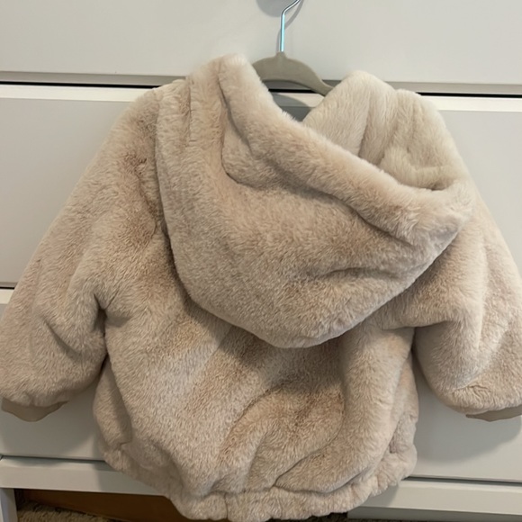 Brand new girls faux fur jacket - Picture 2 of 3